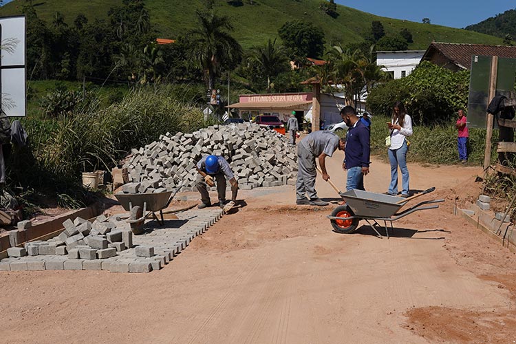 estrada ibitipoca calçamento