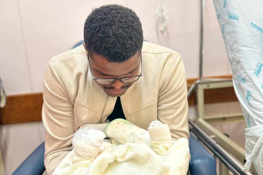pai celebra nascimento da filha arquivo pessoal