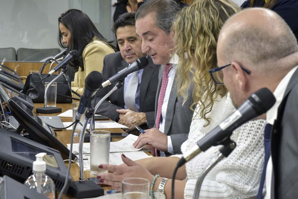 votação reajuste de professores estaduais