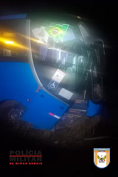 Motorista que voltava da Festa da Banana bate em ônibus e morre foto pmr