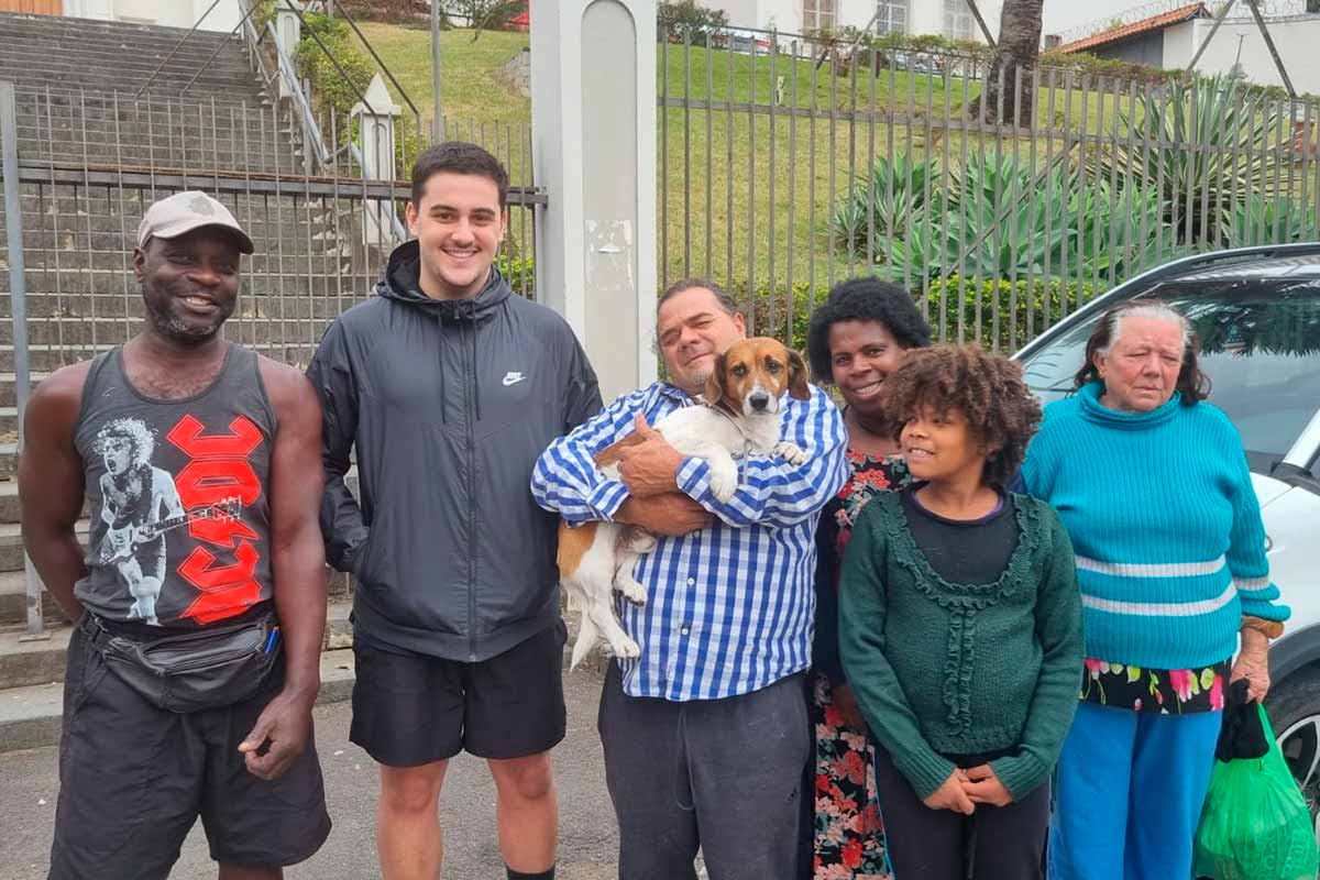 Catador de recicláveis reencontra seu cachorro Bob Marley; veja vídeo