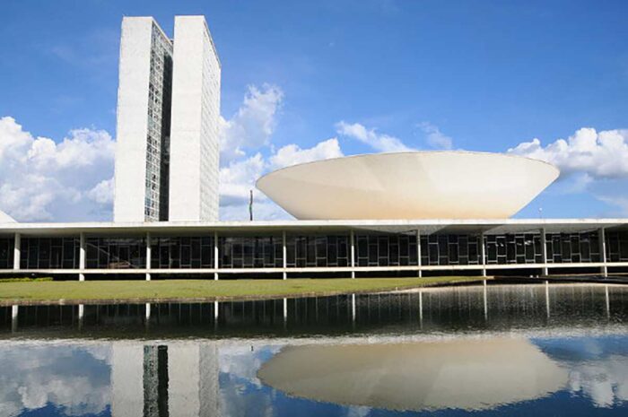 Projeto que aumenta pena para crime contra profissionais de saúde é aprovado e vai ao Senado 1 Câmara dos Deputados profissionais de saúde
