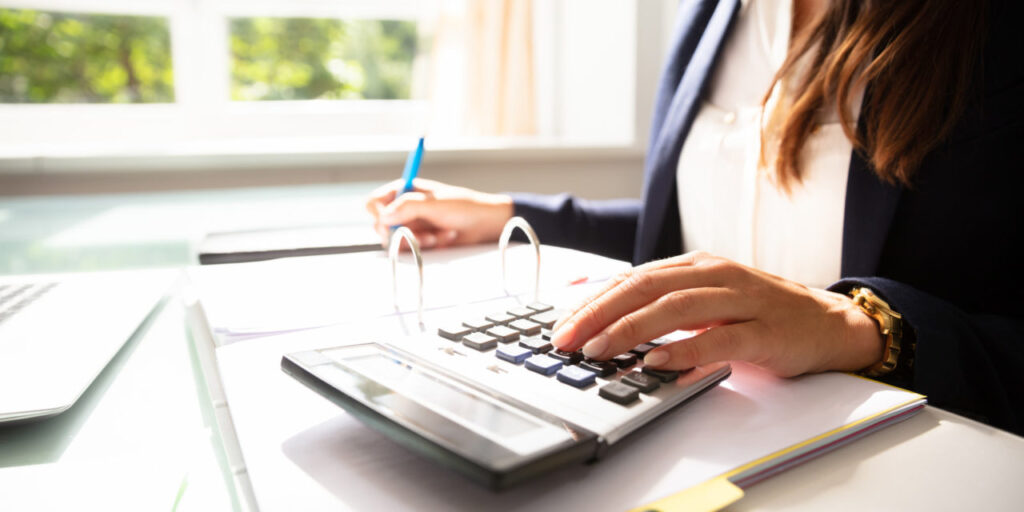 Educação_financeira_compreendendo_a_diferença_entre_renda_fixa_e_renda_variável._(3)