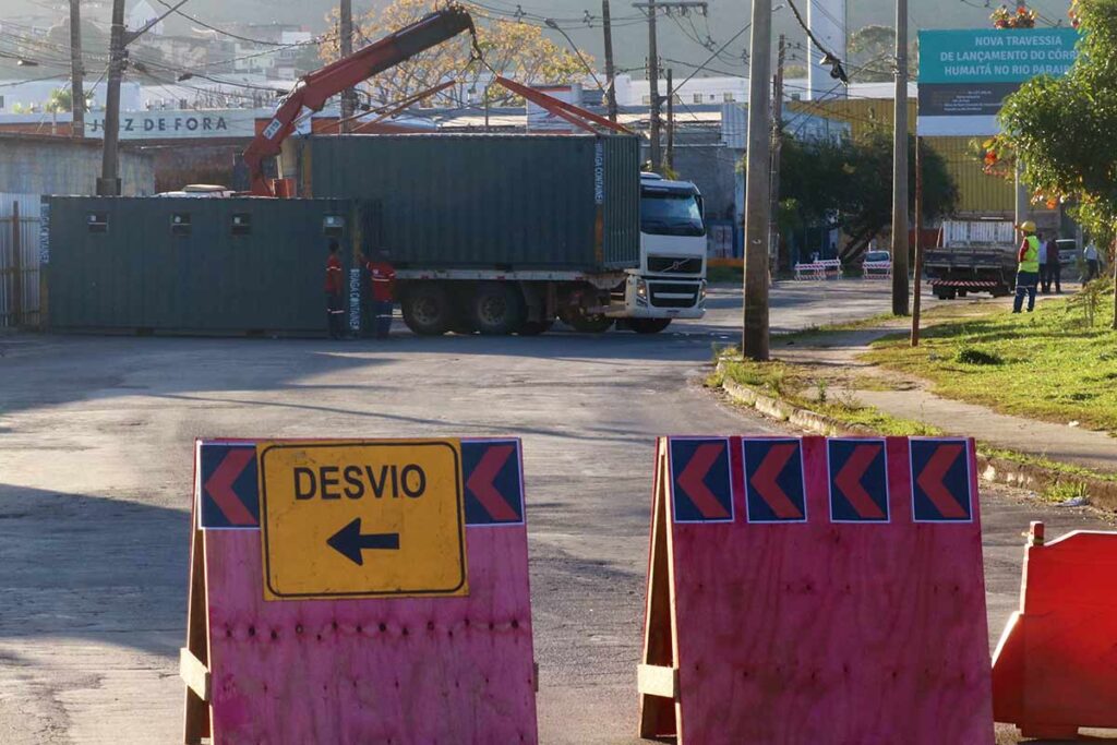 obras no Bairro Industrial