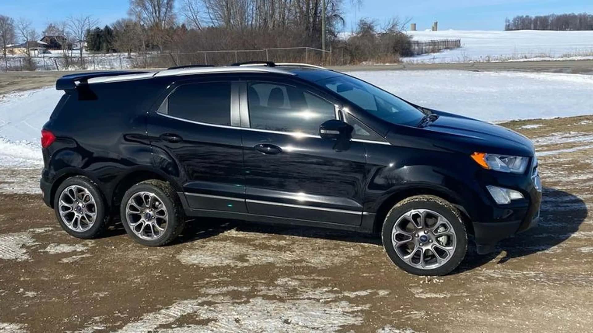 Ford Ecosport de 6 rodas - Foto: Facebook