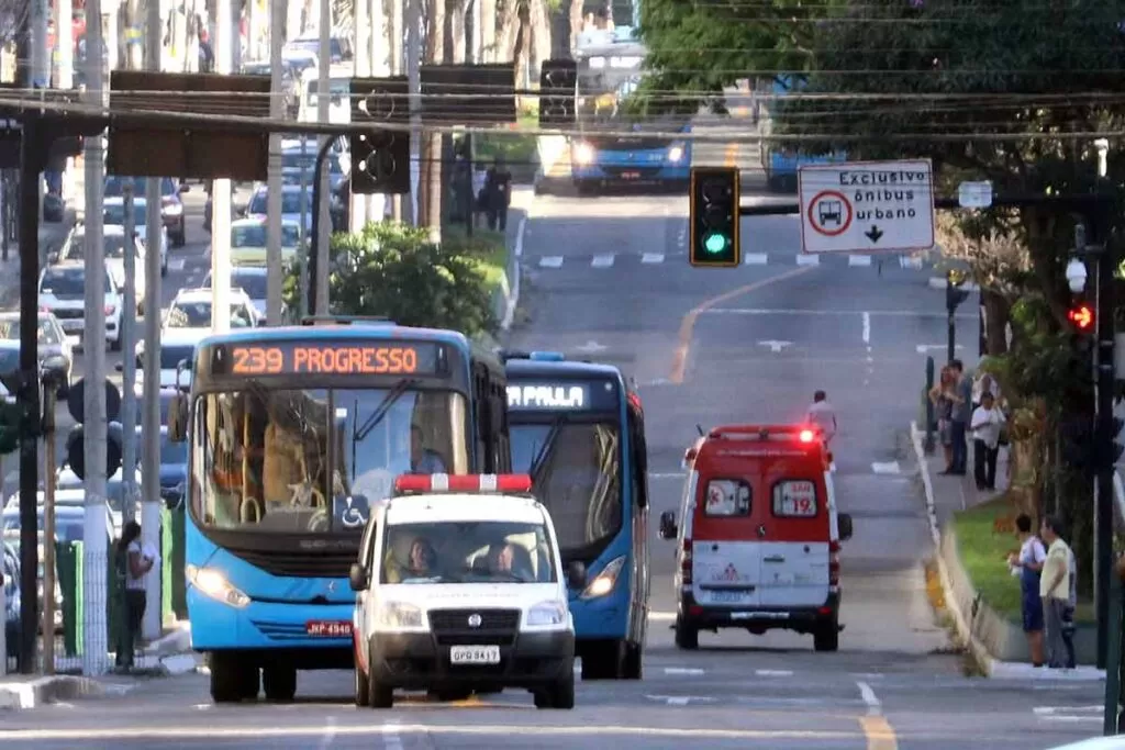 Ambulancia SAMU Leonardo Costa