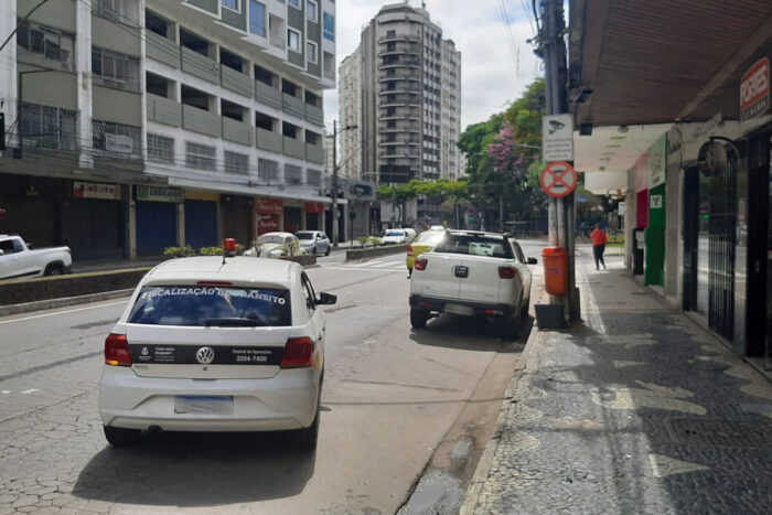 Avenida Itamar Franco perde vagas de estacionamento 1 vagas