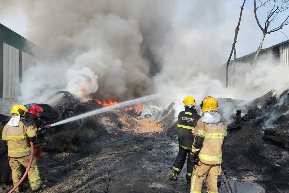 incendio Rio Pomba divulgacao corpo de bombeiros