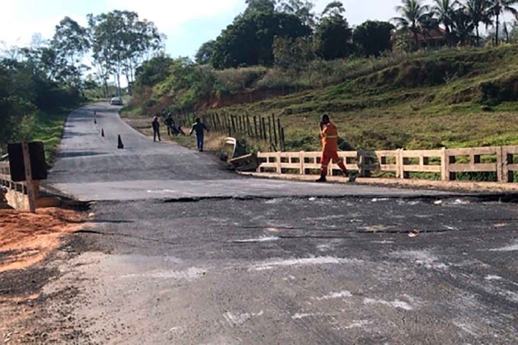 ponte mgc 265 km 134 divulgacao der mg