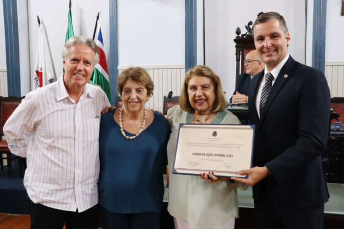 Ricardo Schmidt de Araujo e Helena Correa Mendes Lygia Dias de Toledo e Marlon Siqueira 211123 FOTO LEANDRO PAES