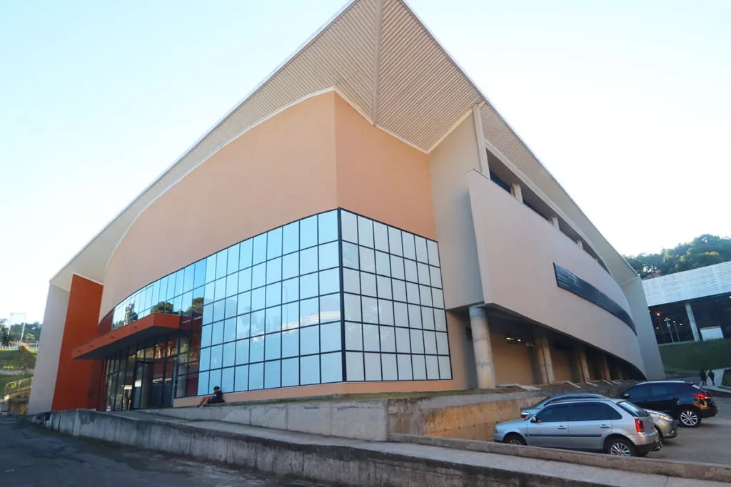 ginasio ufjf by couri