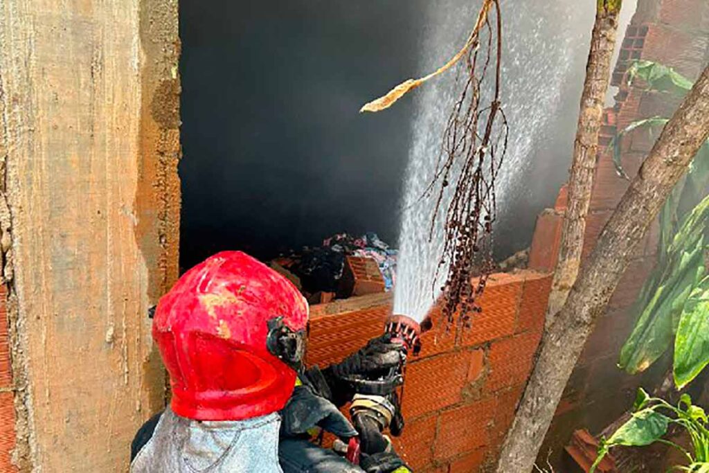 incendio muriae foto bombeiros 2