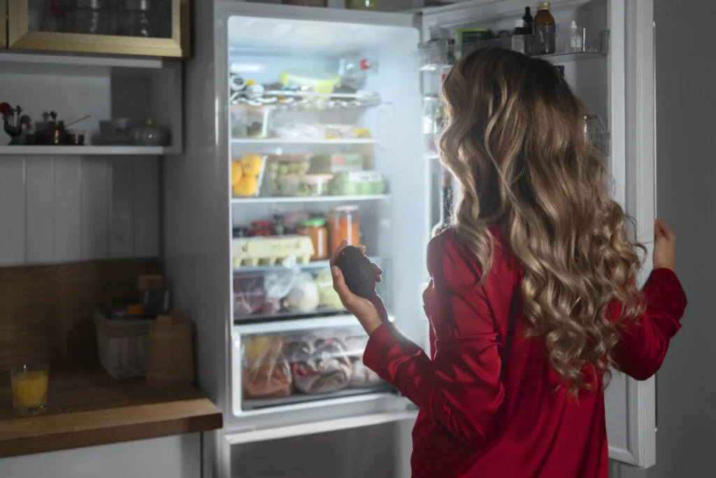 Você guarda os itens na geladeira de forma errada e pode estragar os alimentos