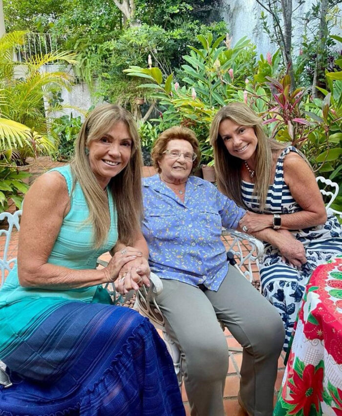 Ana Paula Ribeiro Hercilia Pasqualini Bastos e Ana Lucia Ribeiro Signorelli 151223 enviada pela Giglia 100 anos