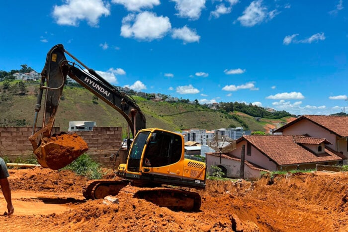 Obra irregular é paralisada pela Prefeitura no Bairro Marilândia 1 obra na marilândia