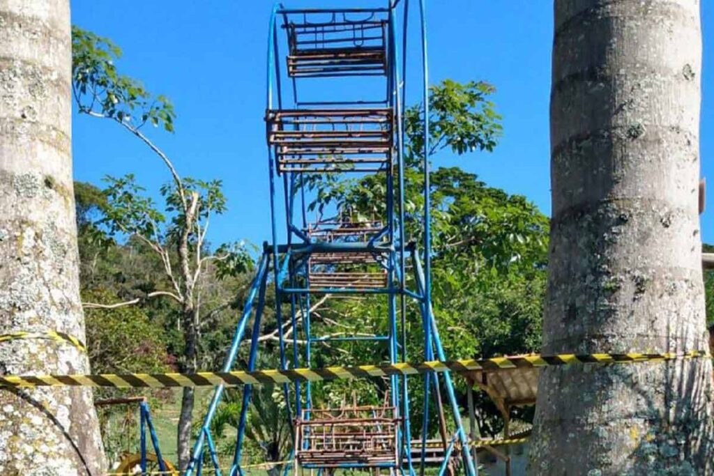 Mulher morre após cair de brinquedo em Barbacena