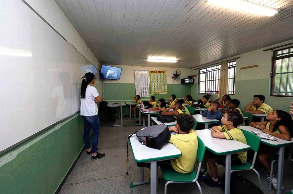 Wi fi nas escolas de Minas foto Dirceu Aurelio Imprensa MG