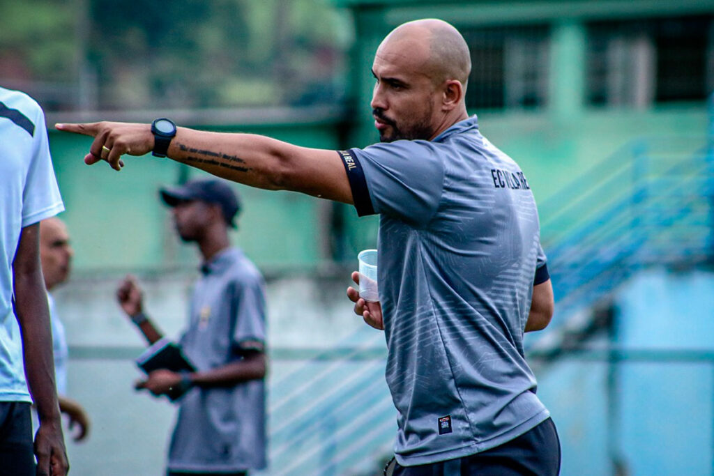 Novo técnico do Villa Real vai treinar a base e o time profissional do clube