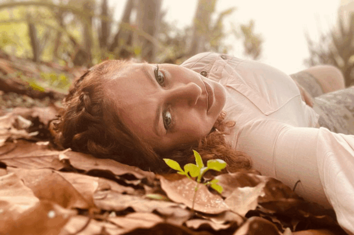Sarah Munck faz sua estreia como escritora no livro 'O diagnóstico do espelho' 1 Sarah 2