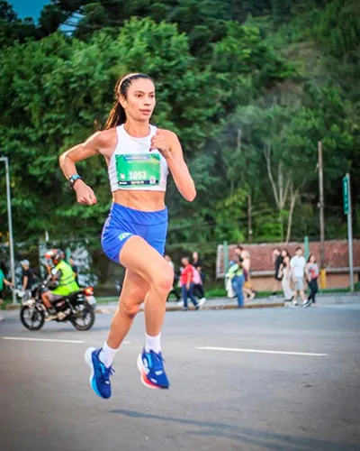 Corredora top 10 na São Silvestre projeta temporada ainda melhor em 2024 1 amanda oliveira by arquivo pessoal interna