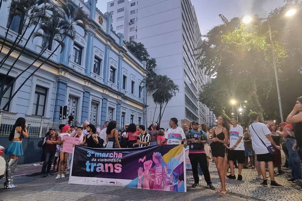 visibilidade trans marcha Leonardo Costa