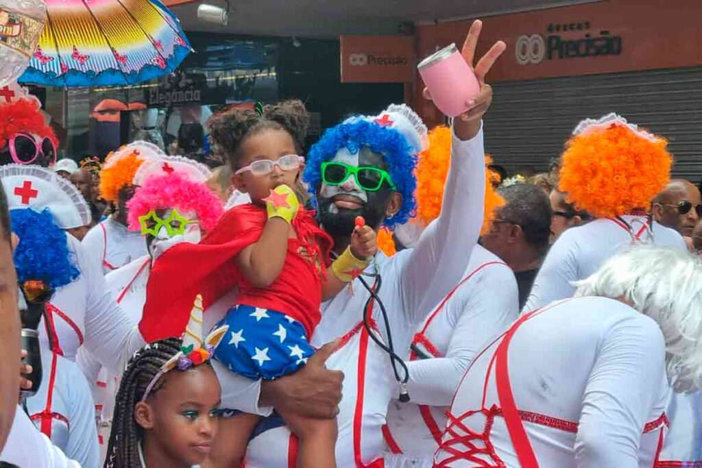 carnaval domesticas de luxo leonardo costa