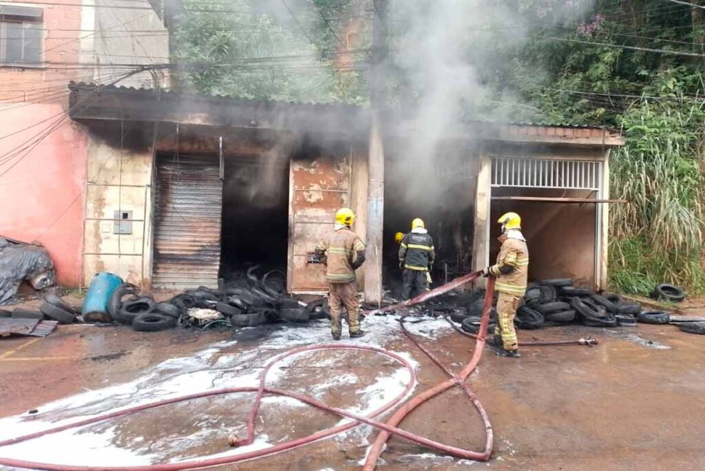 incendio borracharias foto bombeiros 10