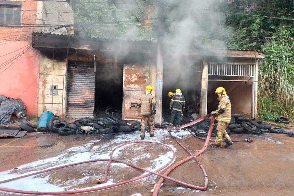 incendio borracharias foto bombeiros 7