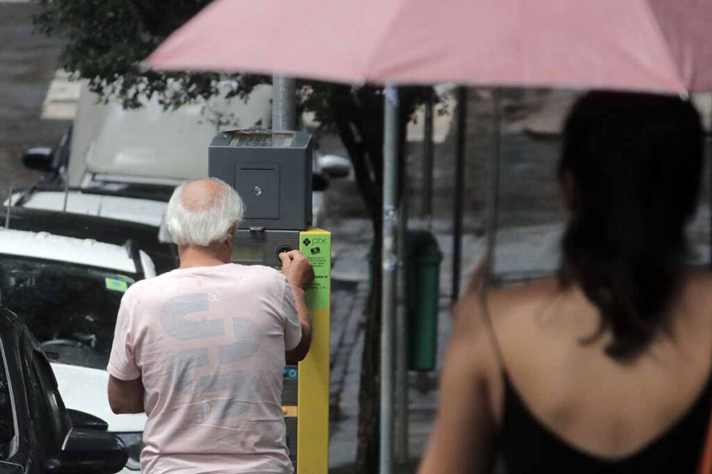 Mudança na área azul já está em vigor, mesmo sem sinalização