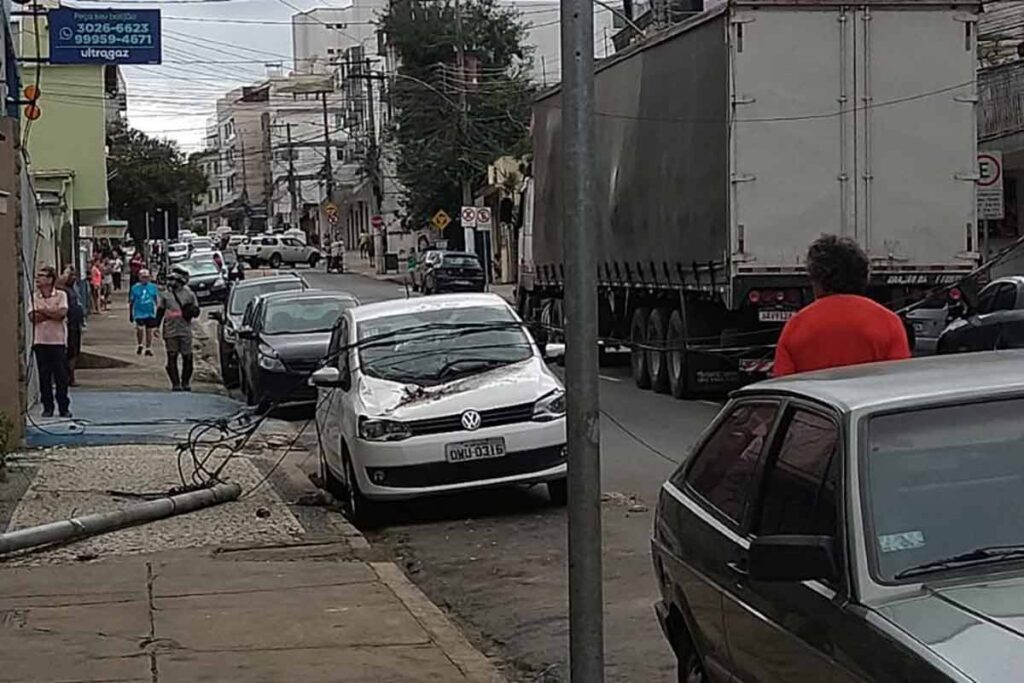 poste caido olegario reproducao redes sociais