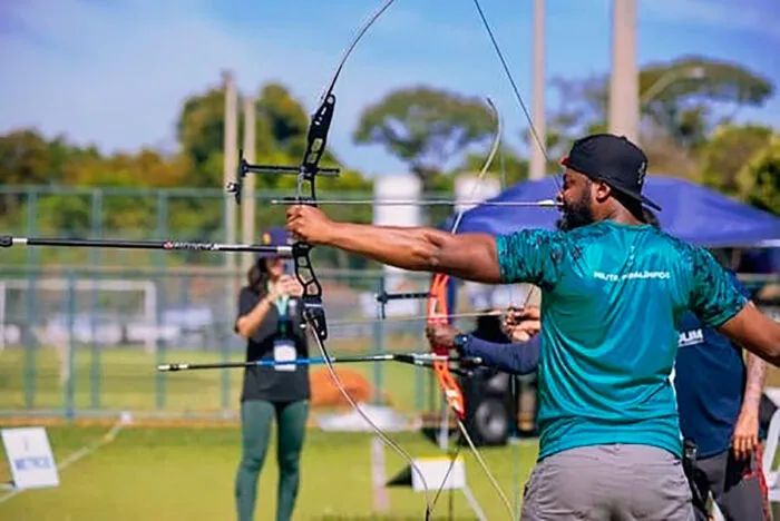 Sérgio é paratleta de tiro com arco