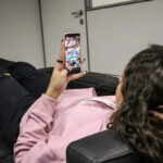 AO VIVO: notícias, efeitos do uso de telas em crianças, julho laranja, segurança digital e mais: acompanhe a Tribuna Transamérica 2 uso indevido de telas foto antonio cruz agencia brasil