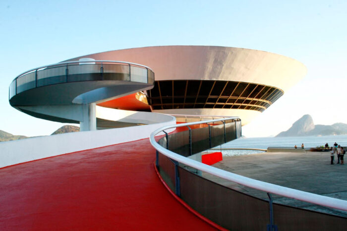 Museu de Arte Contemporânea de Niterói, projetado por Oscar Niemeyer (Foto: DIvulgação/Visit Niterói)