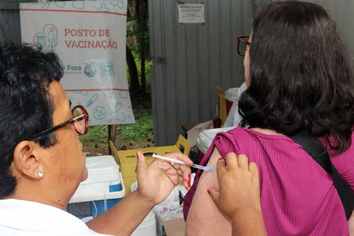 Vacinação será oferecida na Praça CEU neste sábado