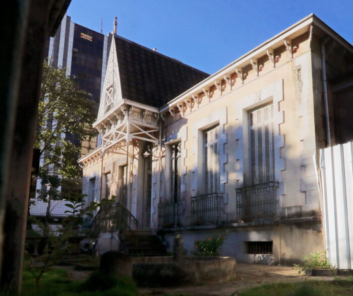 Solar dos Colucci é exemplo de imóvel vazio na região central de Juiz de Fora (Foto: Felipe Couri)