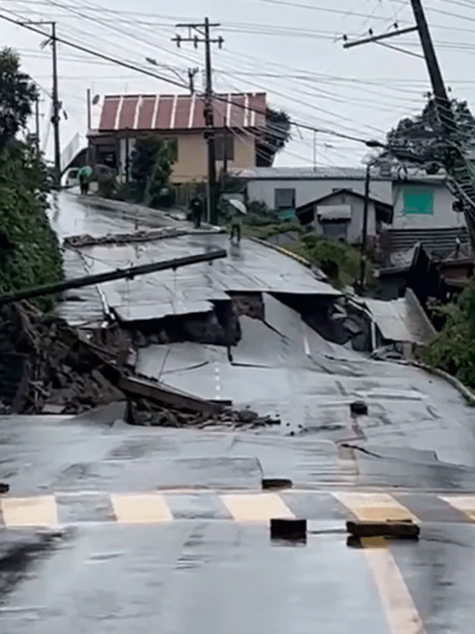 rua desmoronada em Gramado