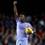 Decisão inédita: Justiça espanhola condena torcedores por racismo contra Vini Jr 3 Vini Jr. racismo foto Reproducao Twitter @LALIGABRA