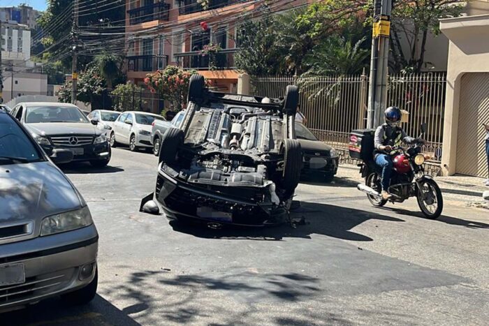 Acidente na Olegário Maciel interdita trânsito