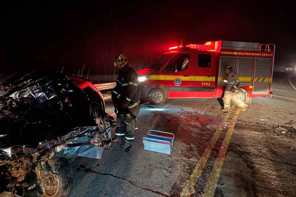 br 267 acidente penido bombeiros