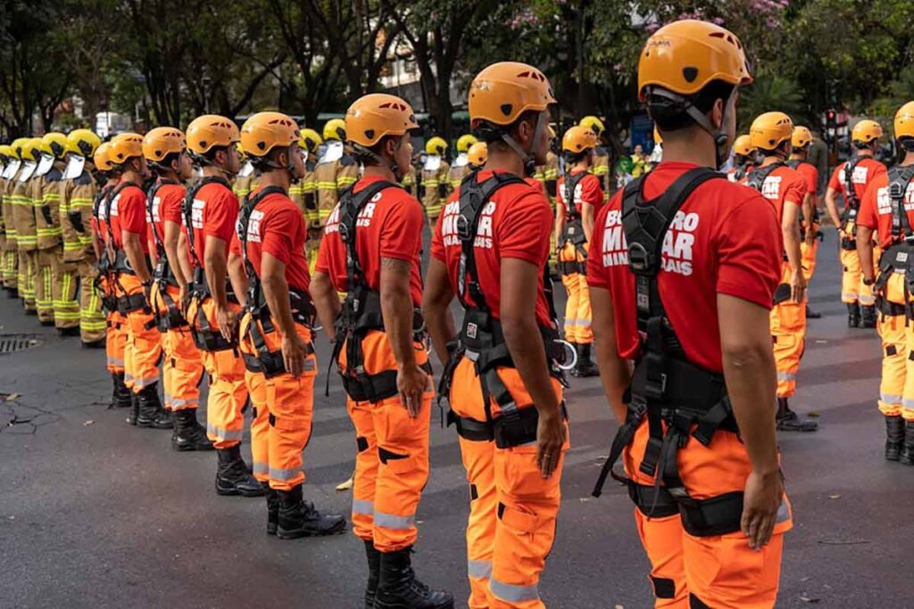 militares do Corpo de Bombeiros