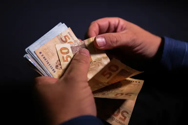 Bolsa Família e Pé-de-Meia podem ser pagos juntos? Entenda quem tem direito