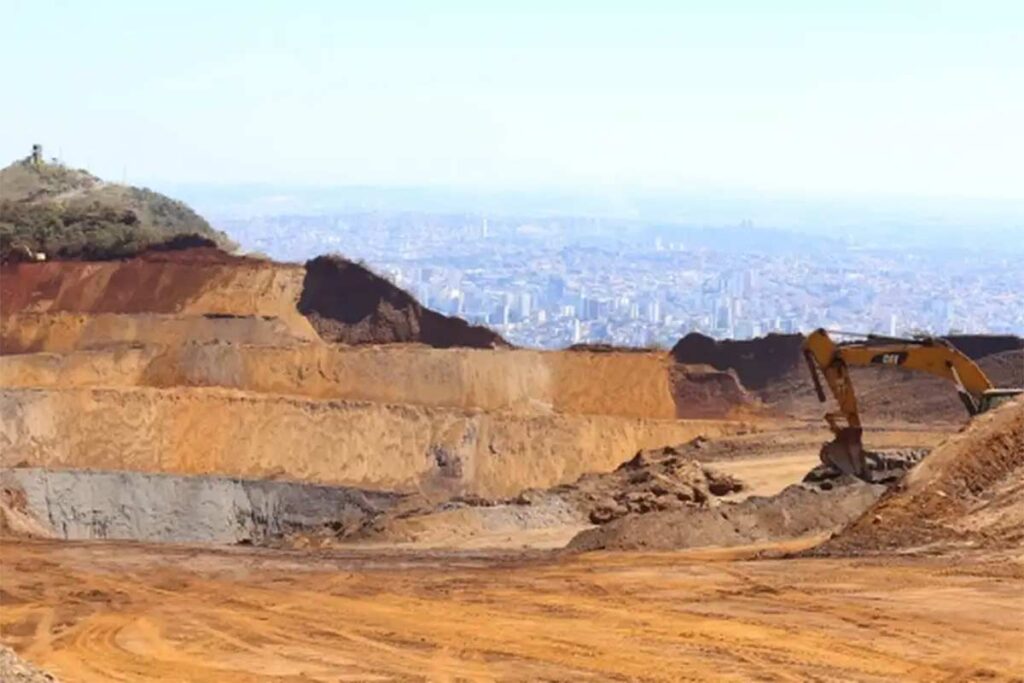 atividade de mineração na Serra do Curral, em Belo Horizonte