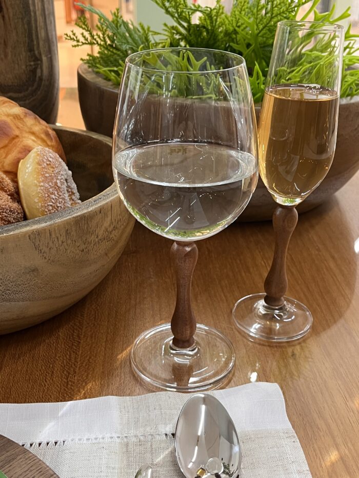 Conjunto de taças em cristal com haste em madeira, para vinho ou espumante 