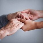 Parkinson: Confira 3 tratamentos que oferecem mais qualidade de vida para quem convive com a doença 2 Parkinson