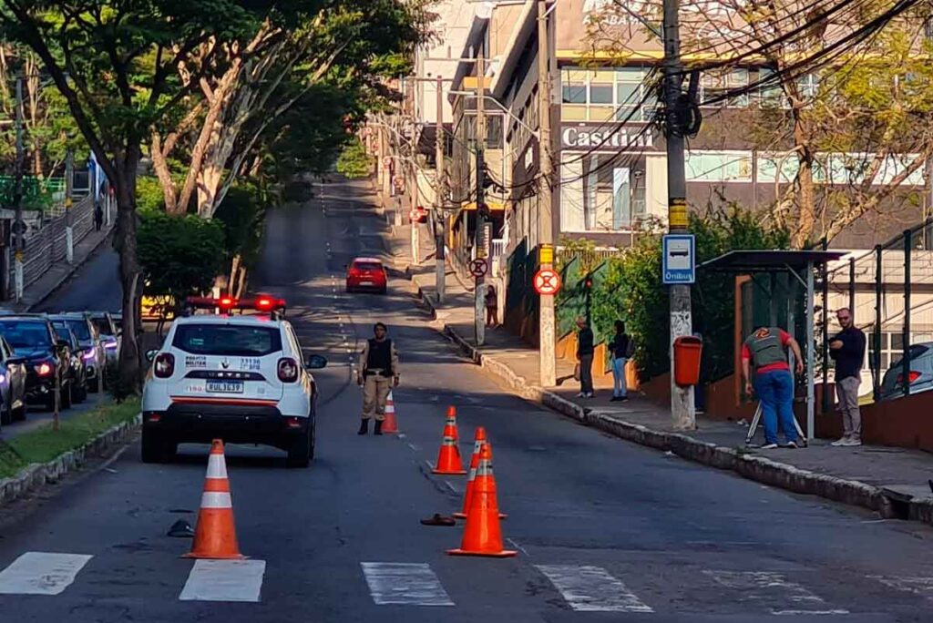 Idoso morre após ser atropelado na Avenida Itamar Franco