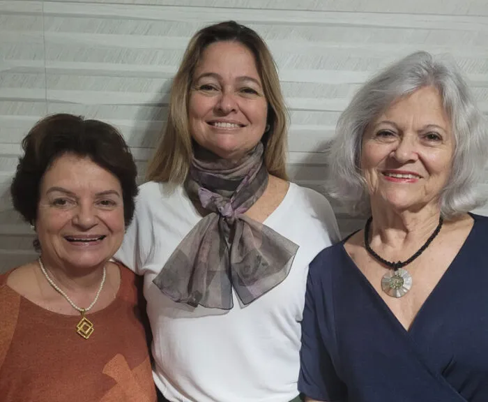 Tereza Sarchis com Andrea Iasbeck Meurer e Ana Maria Iasbeck 130824 enviada pela Giglia