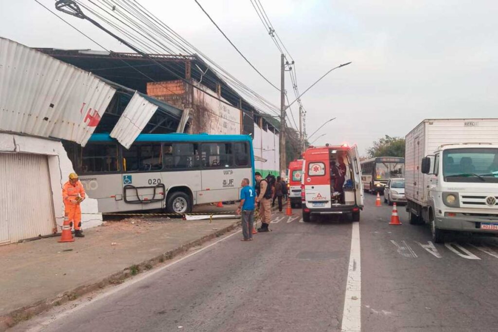 acidente onibus muro partido alto dom pedro foto bombeiros 5