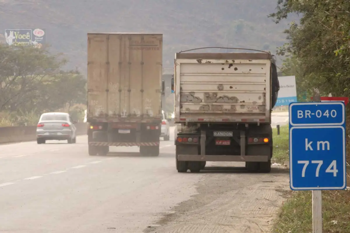 Pedágio dobrado na 040 estaria motivando infrações no transporte de cargas, afirma sindicato