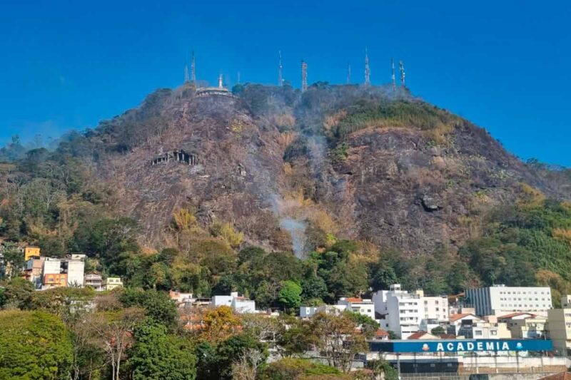 fumaça no Morro do Cristo