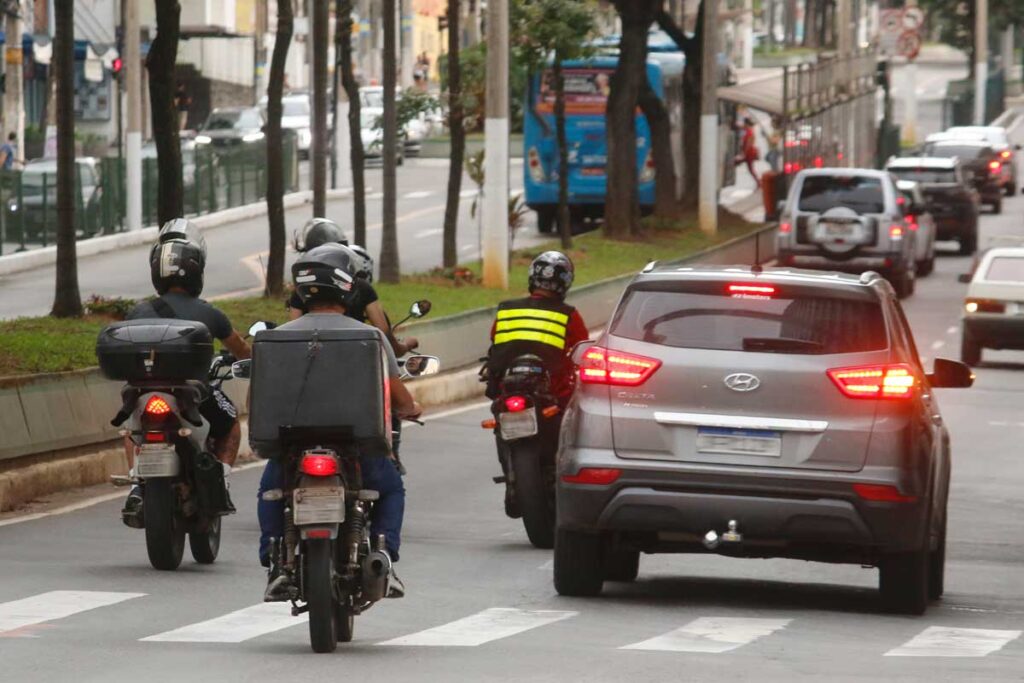 Conflito no trânsito: média de acidentes com motos em Juiz de Fora supera 100 por mês 4 moto Entregadores organizam boicote contra rede de fast food em JF